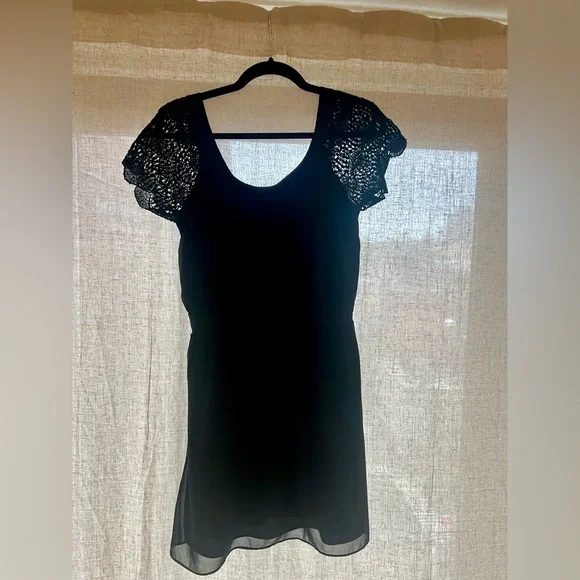 bcbg black chiffon dress BCBG Printed Chiffon Crew Neck Long Sleeve Pleated A-Line Dress